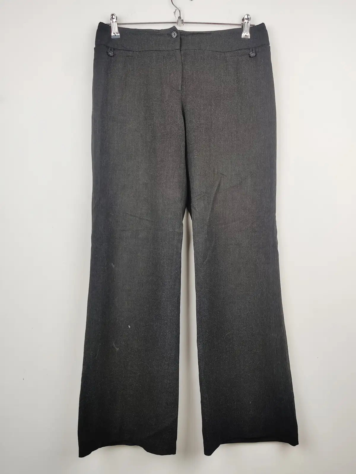 Buy online pre-used pre-loved 100% authentic & Original branded Phase Eight (TT-1121) available in Pakistan. Top international brands avilable.