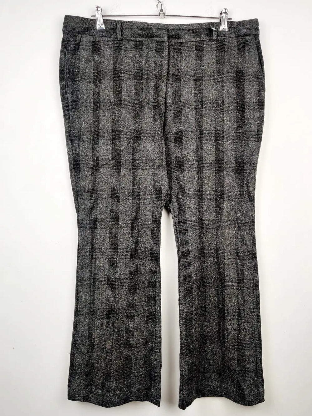 Buy online pre-used pre-loved 100% authentic & Original branded Marks & Spencer (TT-1130) available in Pakistan. Top international brands avilable.