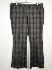 Buy online pre-used pre-loved 100% authentic & Original branded Marks & Spencer (TT-1130) available in Pakistan. Top international brands avilable.