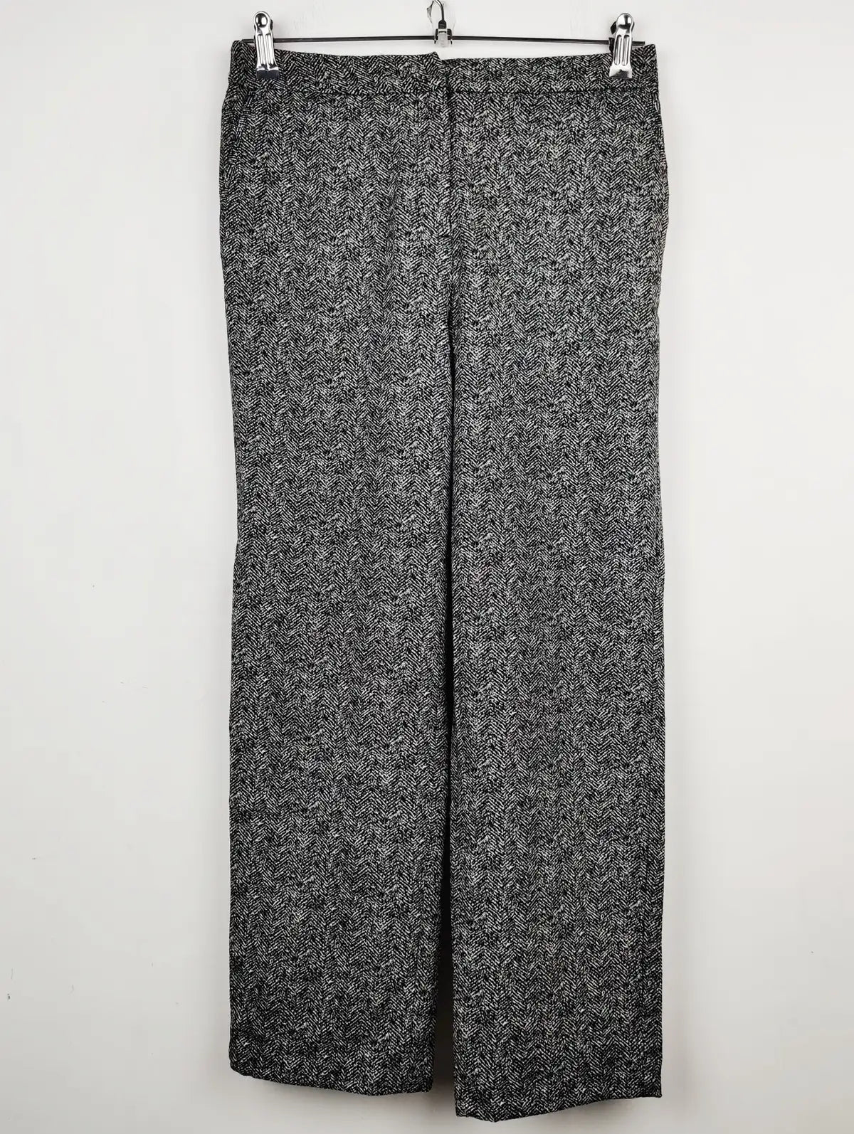 Buy online pre-used pre-loved 100% authentic & Original branded Marks & Spencer (TT-1139) available in Pakistan. Top international brands avilable.