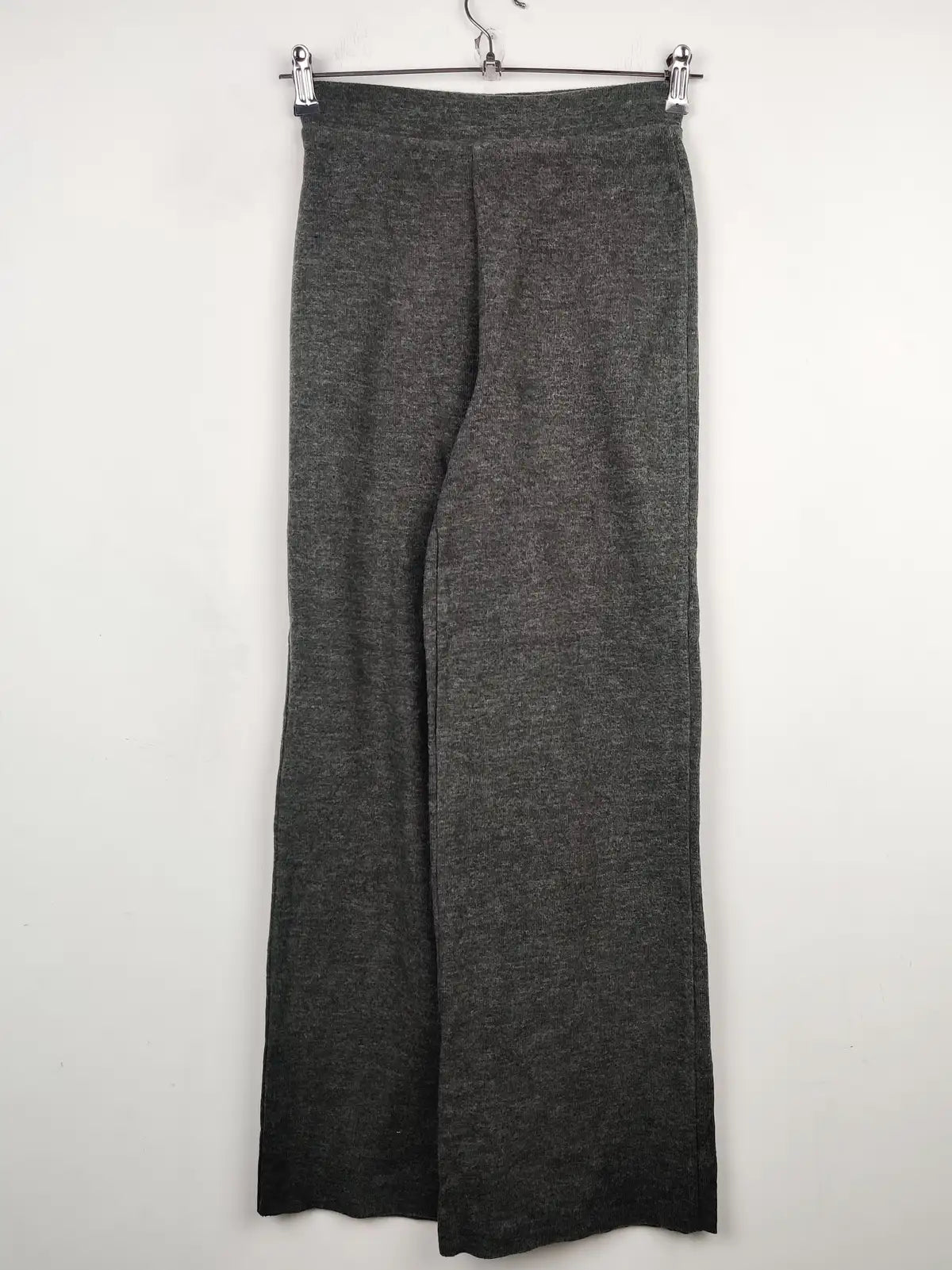 Buy online pre-used pre-loved 100% authentic & Original branded Zara (TT-1142) available in Pakistan. Top international brands avilable.