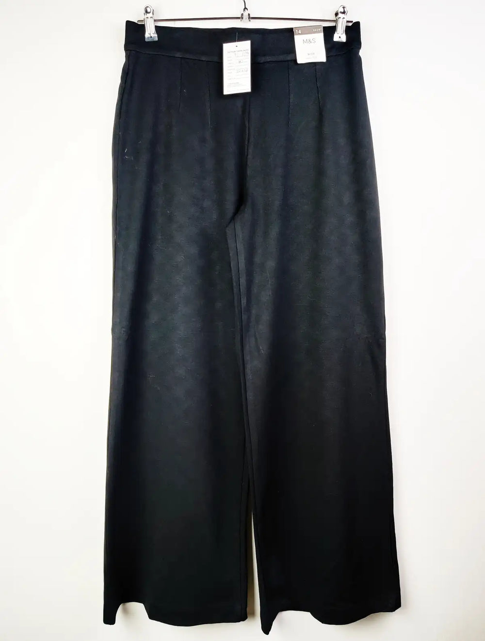 Buy online pre-used pre-loved 100% authentic & Original branded Primark (TT-1144) available in Pakistan. Top international brands avilable.