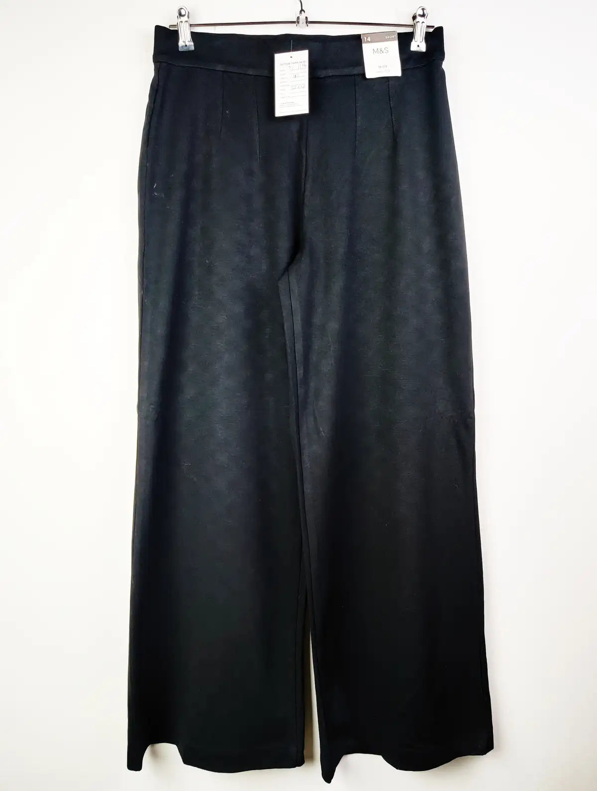 Buy online pre-used pre-loved 100% authentic & Original branded Primark (TT-1144) available in Pakistan. Top international brands avilable.