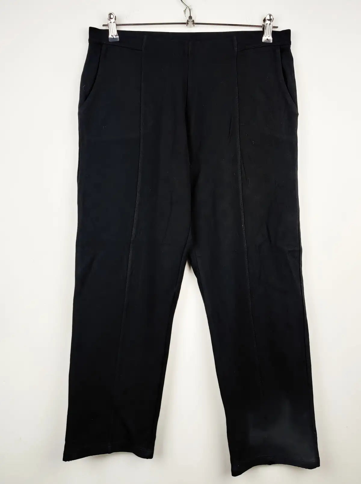 Buy online pre-used pre-loved 100% authentic & Original branded Marks & Spencer (TT-1145) available in Pakistan. Top international brands avilable.