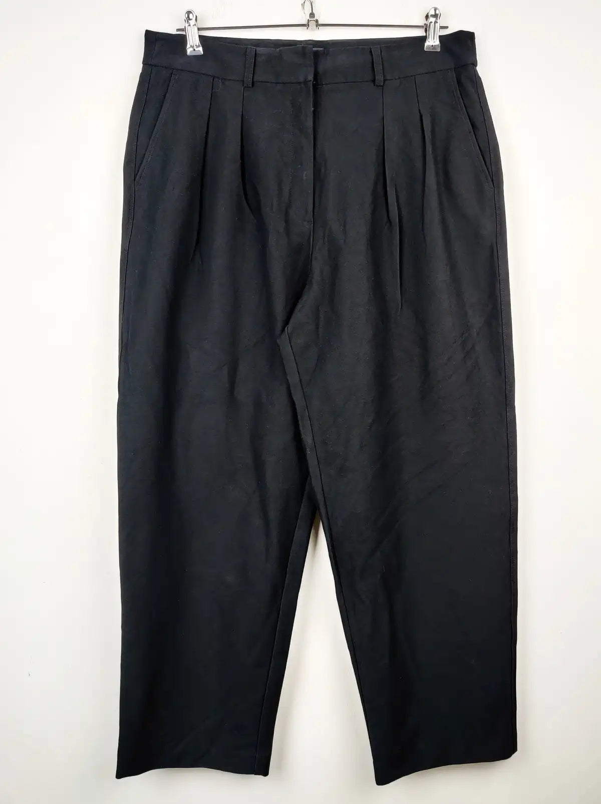 Buy online pre-used pre-loved 100% authentic & Original branded Marks & Spencer (TT-1149) available in Pakistan. Top international brands avilable.