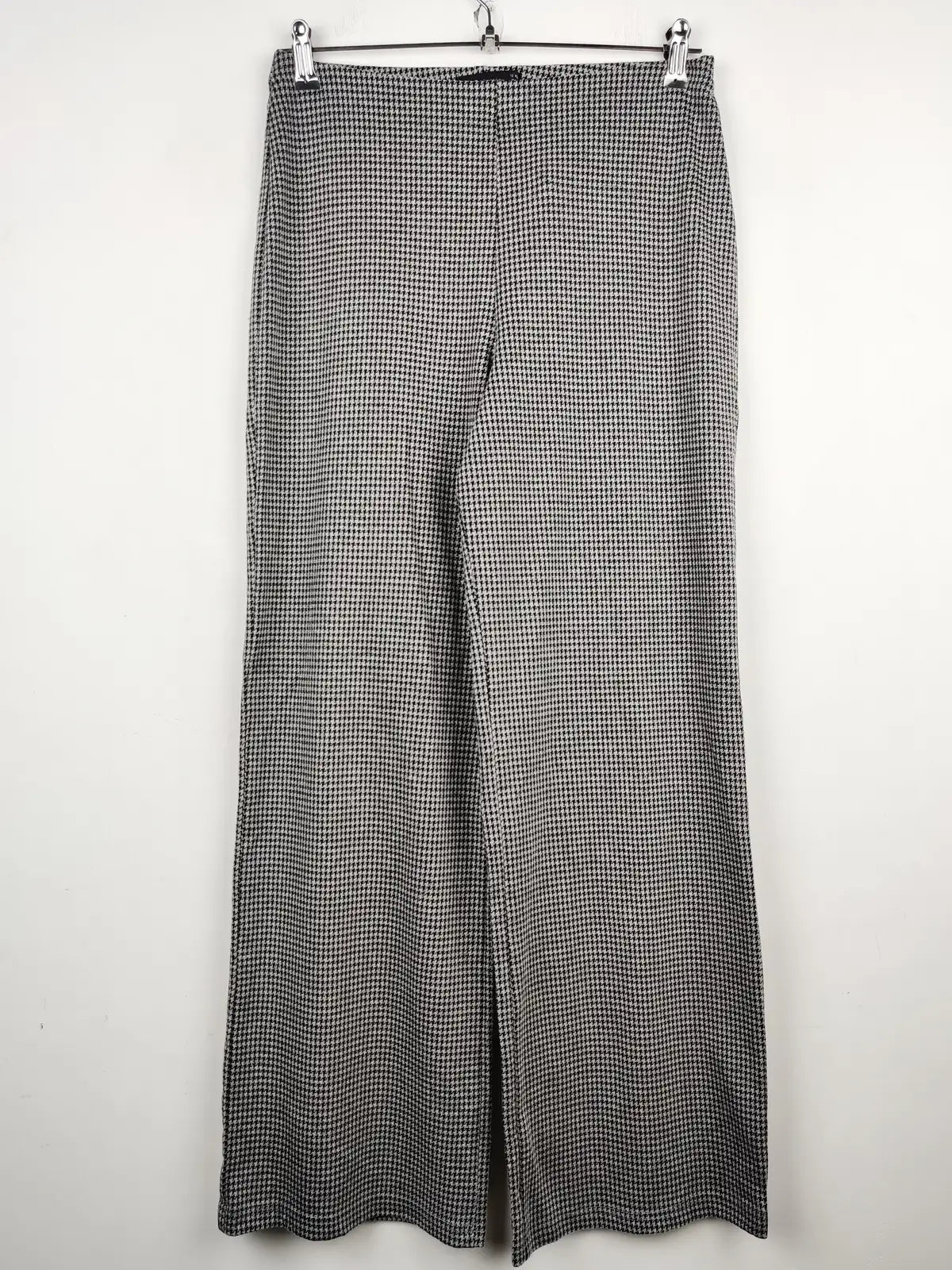 Buy online pre-used pre-loved 100% authentic & Original branded Marks & Spencer (TT-1153) available in Pakistan. Top international brands avilable.