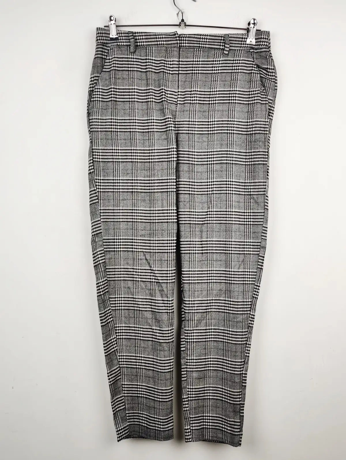 Buy online pre-used pre-loved 100% authentic & Original branded Tu (TT-1158) available in Pakistan. Top international brands avilable.