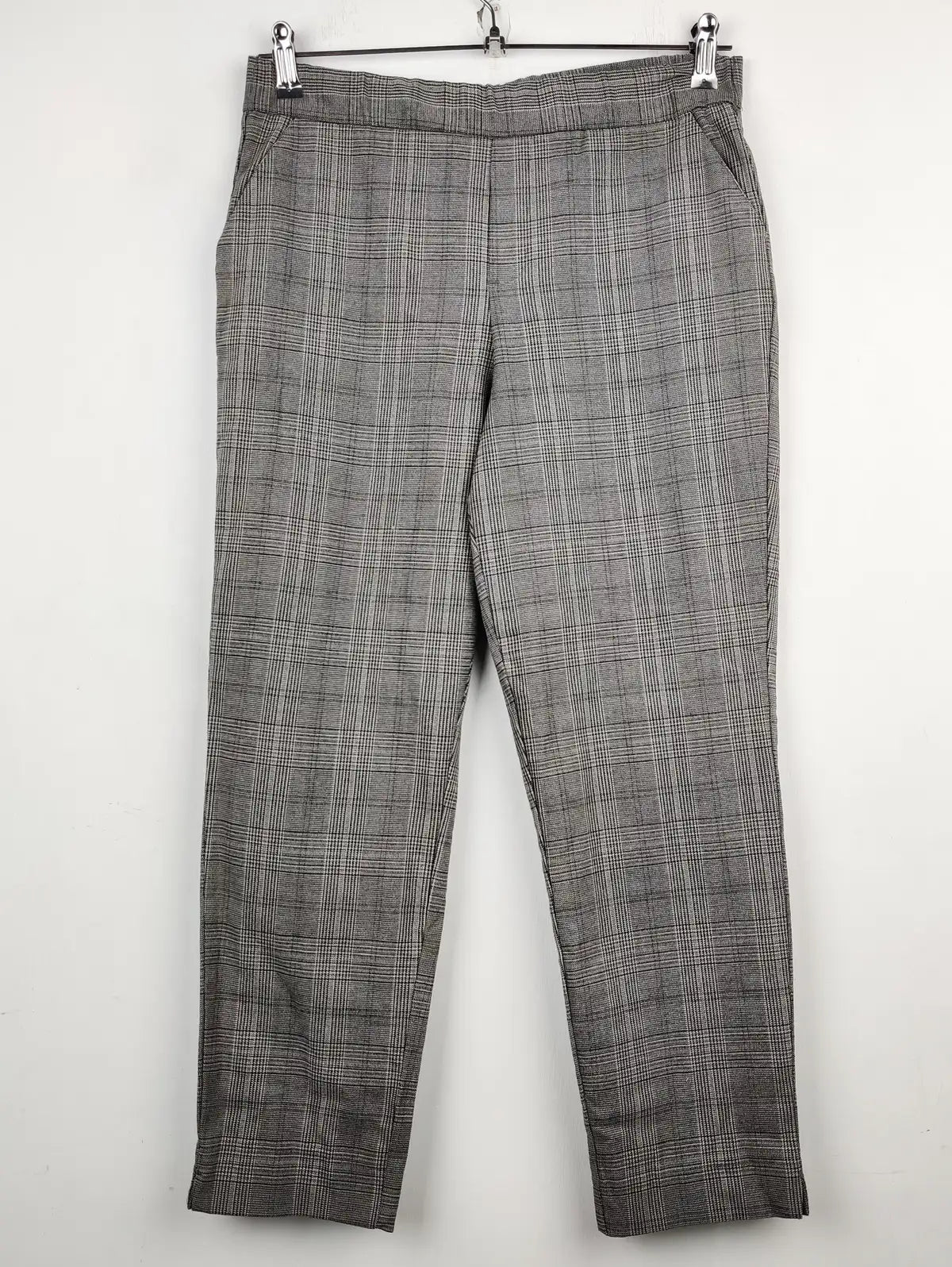 Buy online pre-used pre-loved 100% authentic & Original branded Zara (TT-1180) available in Pakistan. Top international brands avilable.