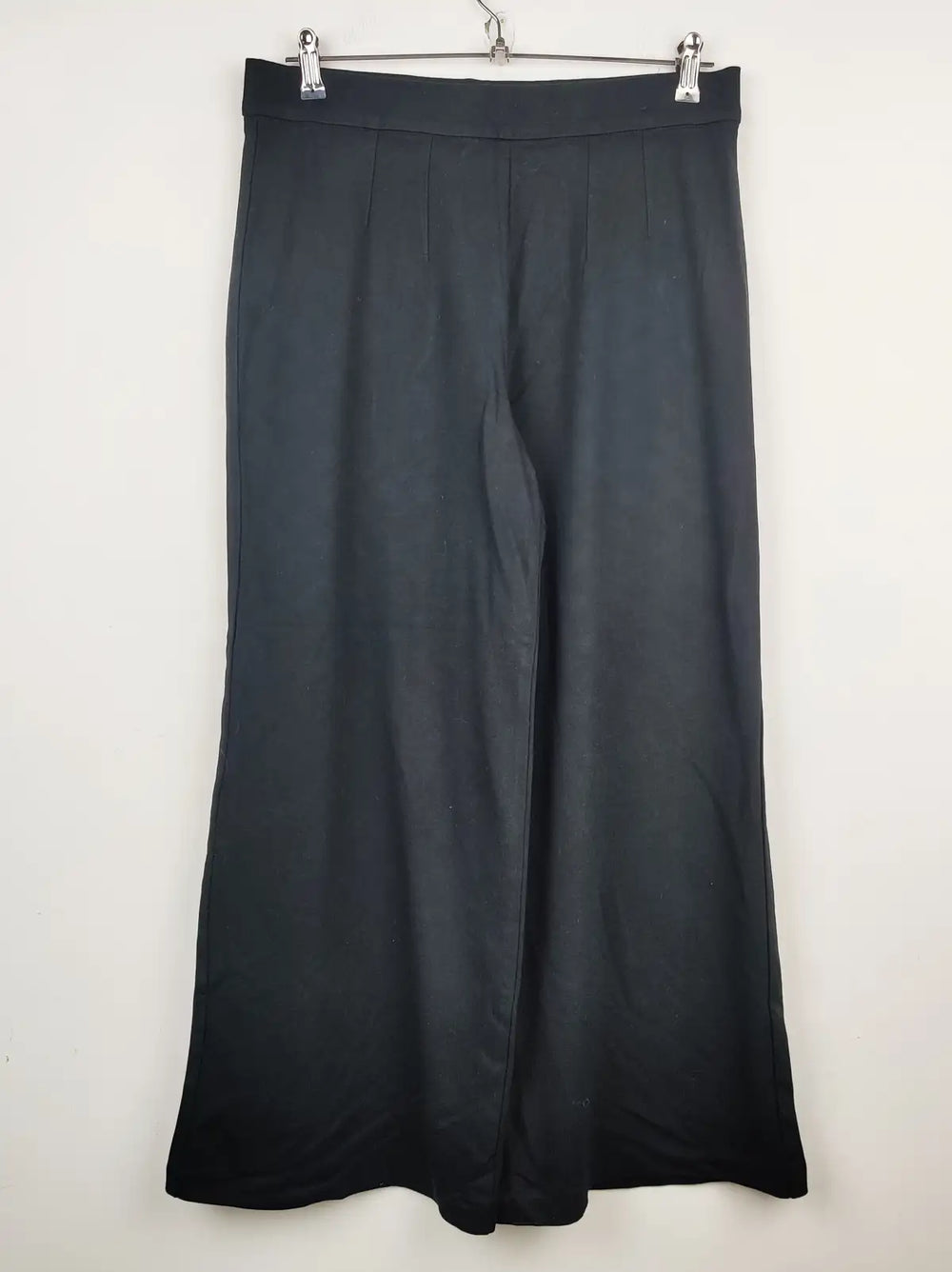 Buy online pre-used pre-loved 100% authentic & Original branded Marks & Spencer (TT-1181) available in Pakistan. Top international brands avilable.