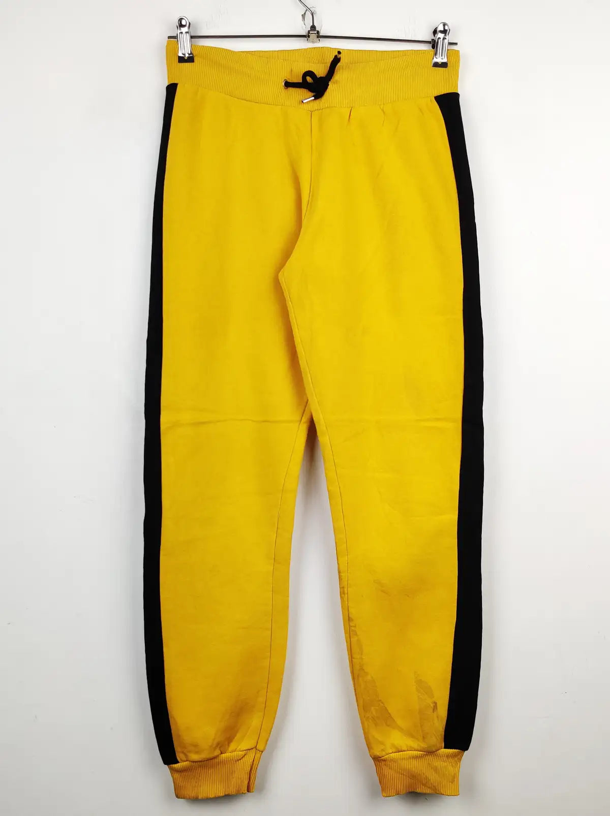 Buy online pre-used pre-loved 100% authentic & Original branded Primark (TT-1190) available in Pakistan. Top international brands avilable.