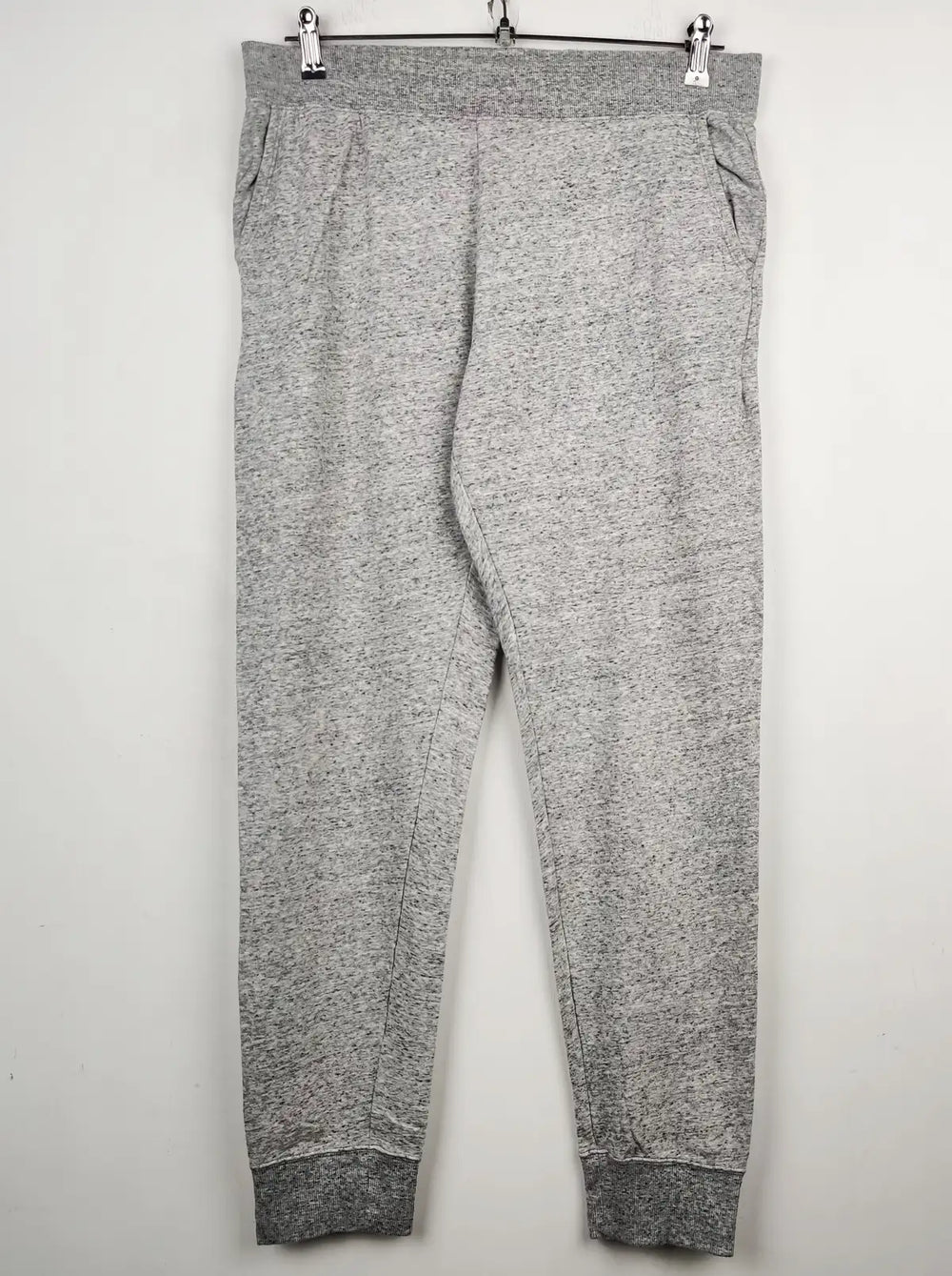 Buy online pre-used pre-loved 100% authentic & Original branded Uniqlo (TT-1196) available in Pakistan. Top international brands avilable.