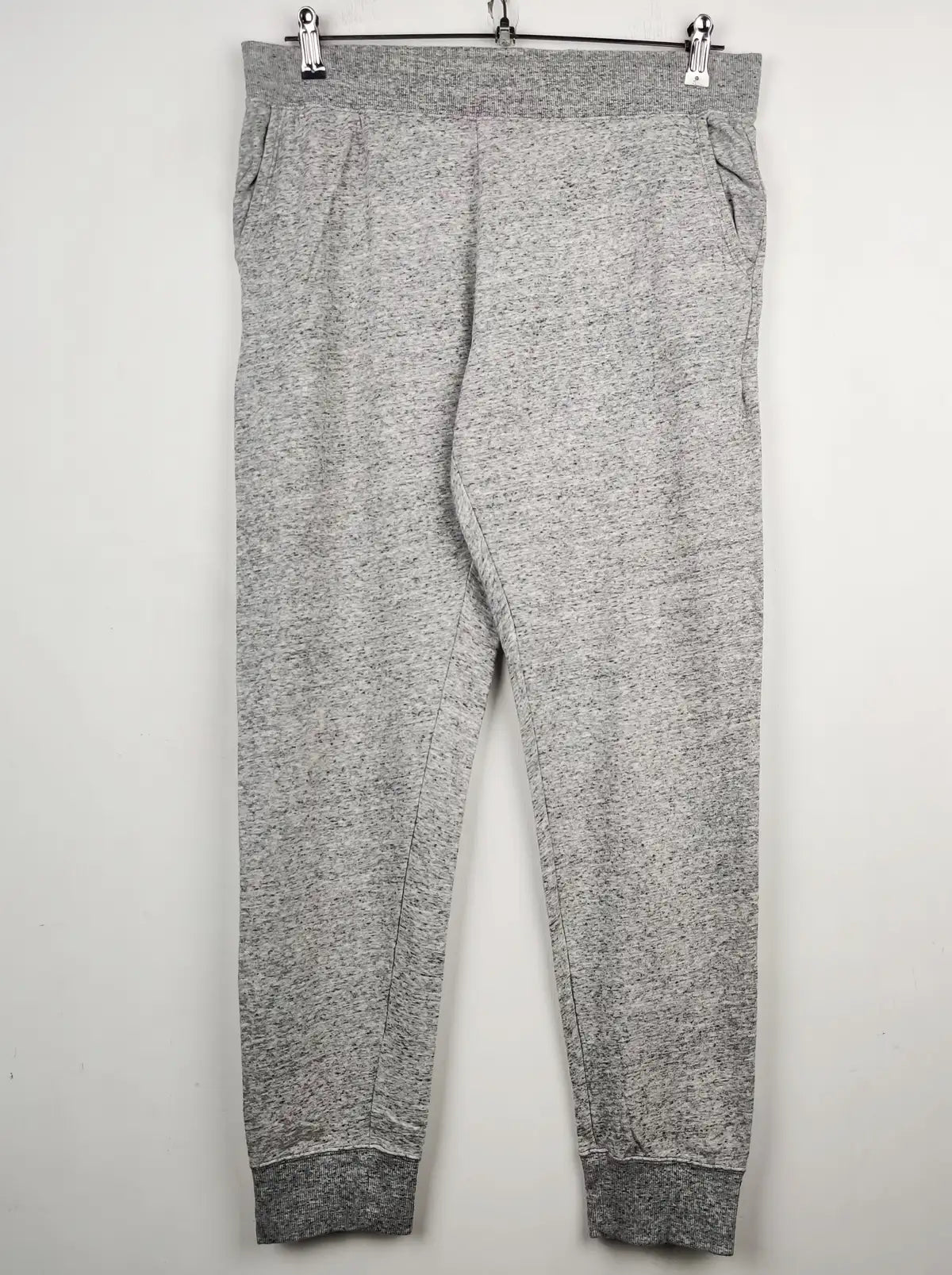 Buy online pre-used pre-loved 100% authentic & Original branded Uniqlo (TT-1196) available in Pakistan. Top international brands avilable.