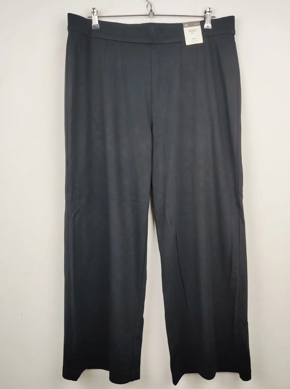 Buy online pre-used pre-loved 100% authentic & Original branded Marks & Spencer (TT-1198) available in Pakistan. Top international brands avilable.