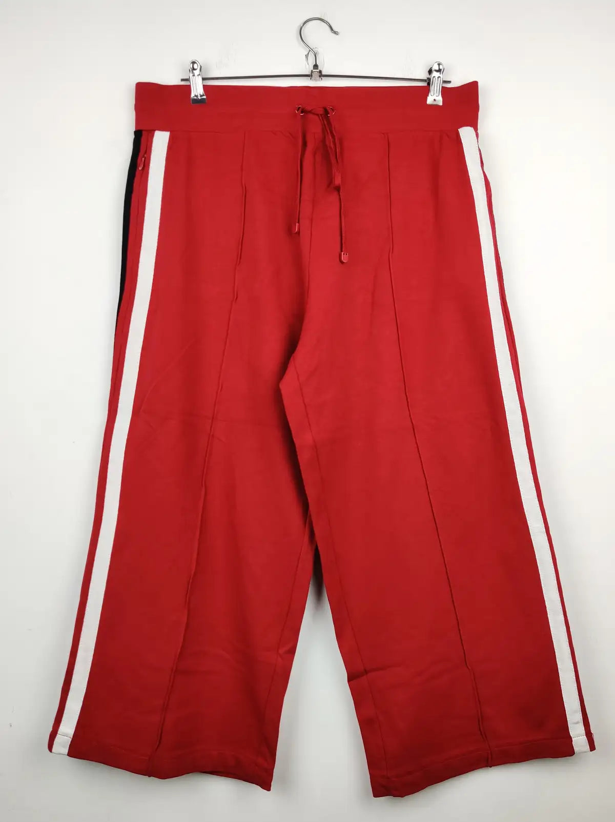 Buy online pre-used pre-loved 100% authentic & Original branded Marks & Spencer (TT-1199) available in Pakistan. Top international brands avilable.