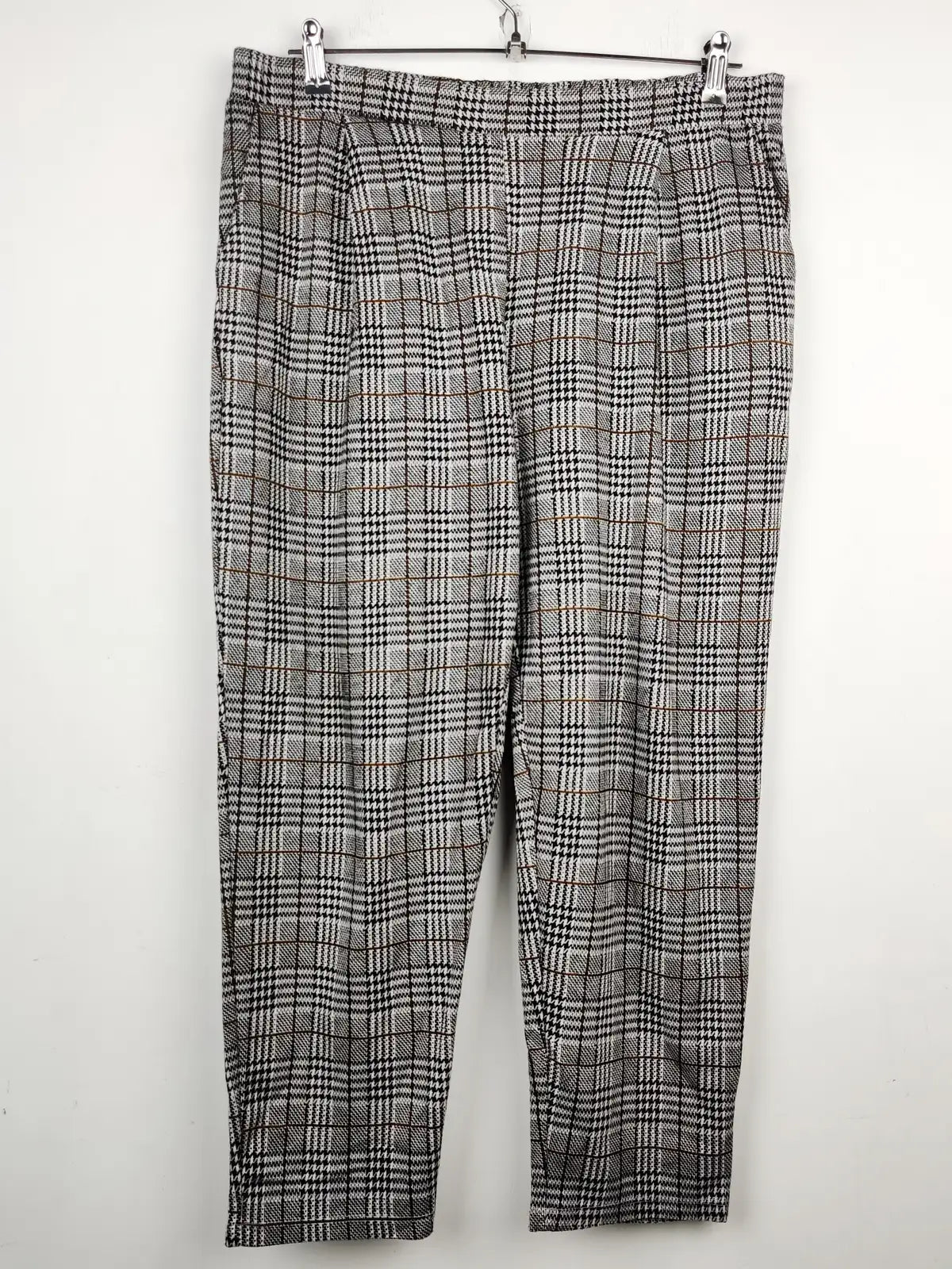 Buy online pre-used pre-loved 100% authentic & Original branded New Look (TT-1205) available in Pakistan. Top international brands avilable.