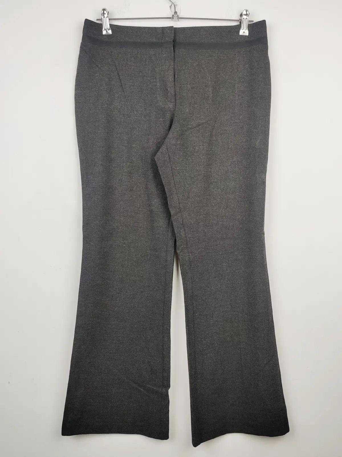 Buy online pre-used pre-loved 100% authentic & Original branded Marks & Spencer (TT-1206) available in Pakistan. Top international brands avilable.