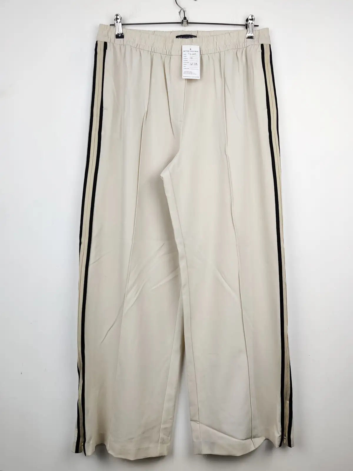 Buy online pre-used pre-loved 100% authentic & Original branded Marks & Spencer (TT-1210) available in Pakistan. Top international brands avilable.