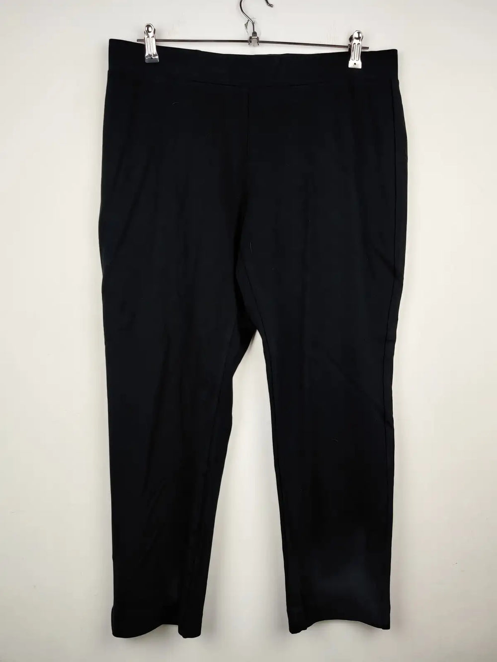 Buy online pre-used pre-loved 100% authentic & Original branded Marks & Spencer (TT-1214) available in Pakistan. Top international brands avilable.
