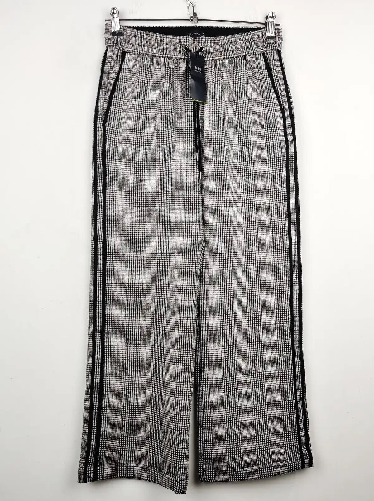Buy online pre-used pre-loved 100% authentic & Original branded Marks & Spencer (TT-1216) available in Pakistan. Top international brands avilable.