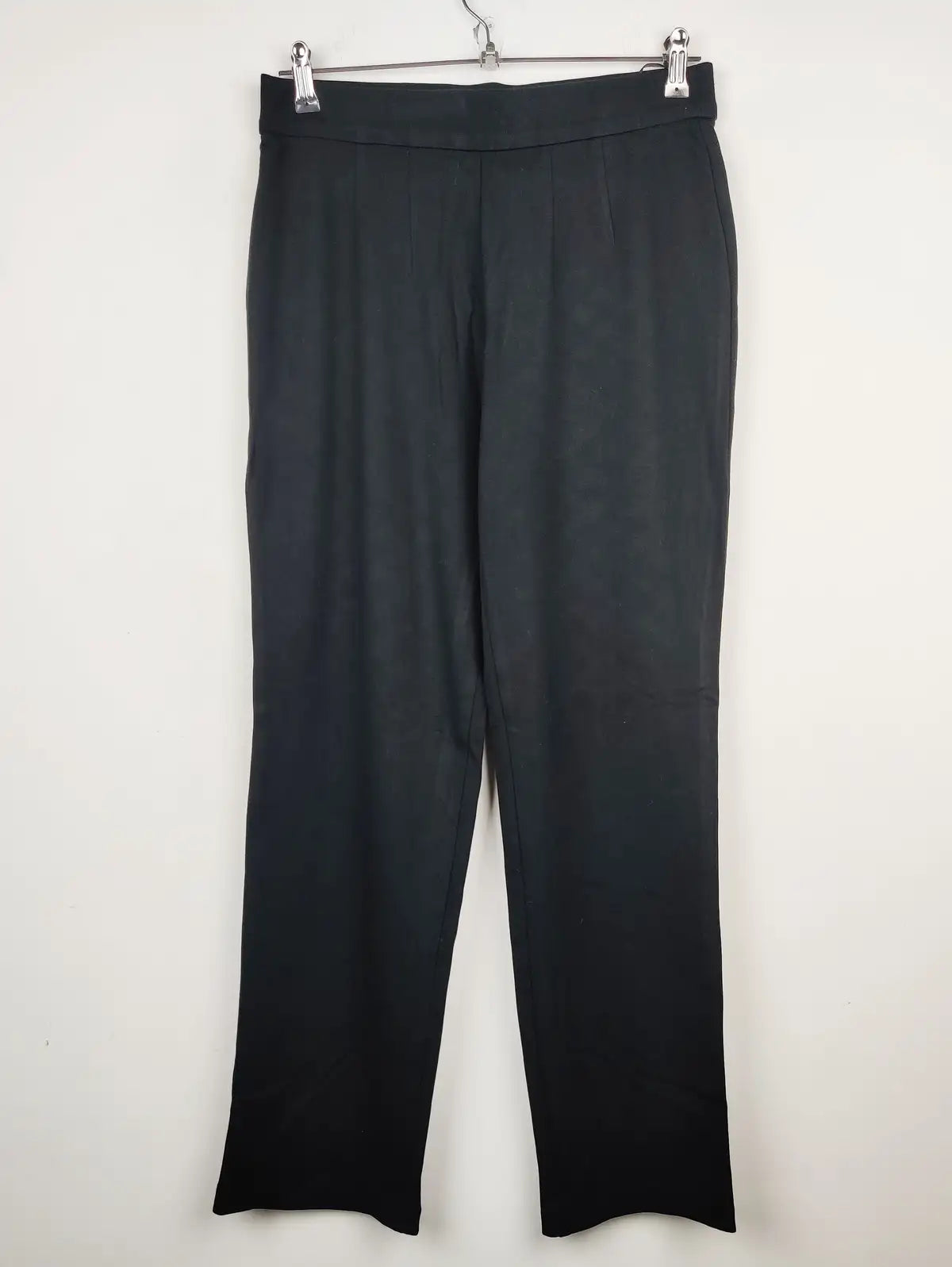 Buy online pre-used pre-loved 100% authentic & Original branded Marks & Spencer (TT-1225) available in Pakistan. Top international brands avilable.