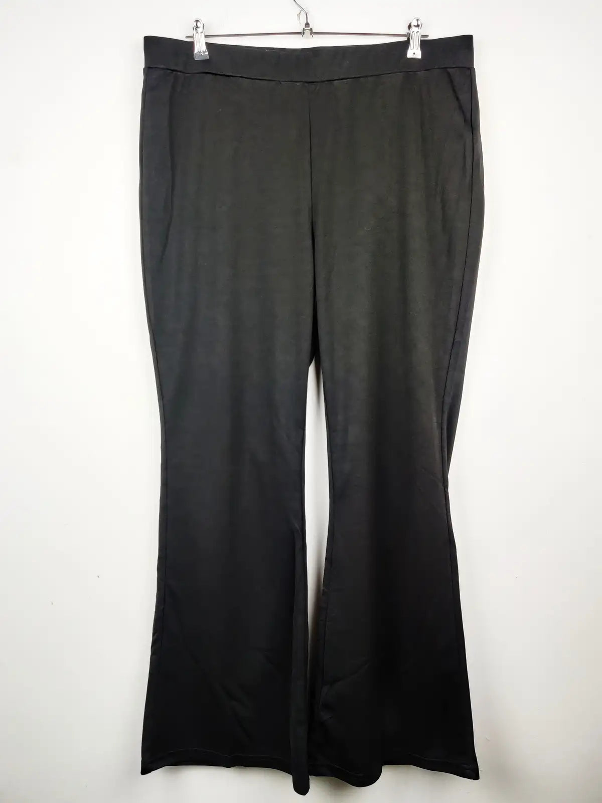Buy online pre-used pre-loved 100% authentic & Original branded Shein (TT-1229) available in Pakistan. Top international brands avilable.