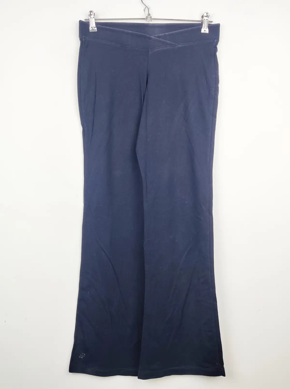 Buy online pre-used pre-loved 100% authentic & Original branded Unknown Brand (TT-1232) available in Pakistan. Top international brands avilable.