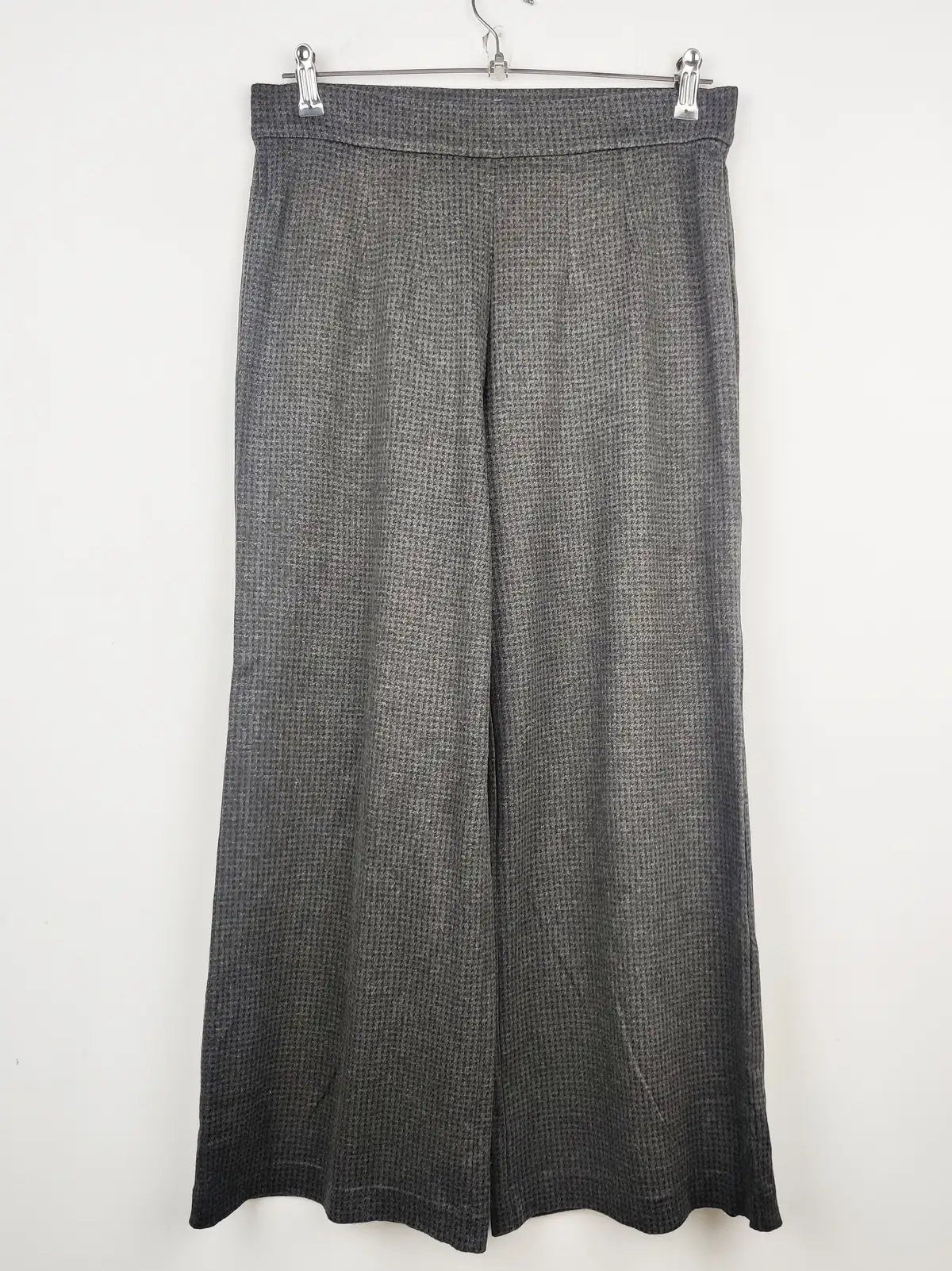 Buy online pre-used pre-loved 100% authentic & Original branded Marks & Spencer (TT-1237) available in Pakistan. Top international brands avilable.