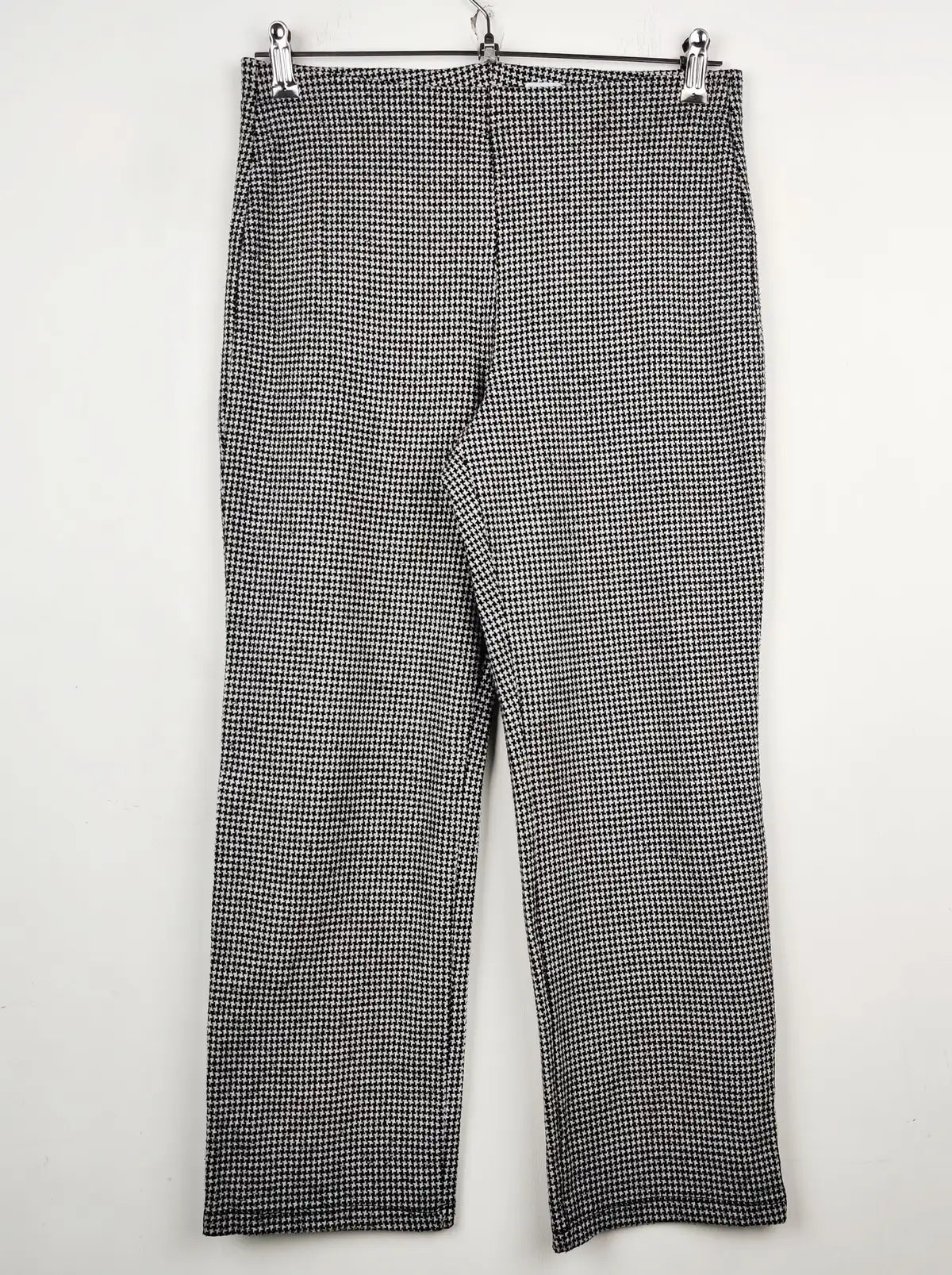 Buy online pre-used pre-loved 100% authentic & Original branded Marks & Spencer (TT-1238) available in Pakistan. Top international brands avilable.