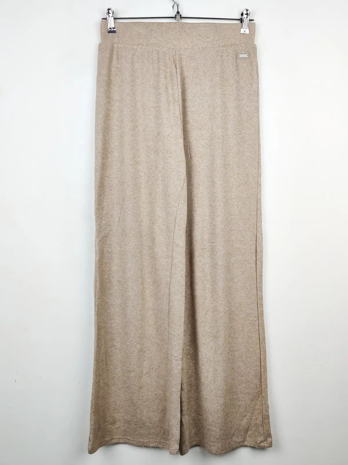 Buy online pre-used pre-loved 100% authentic & Original branded F&F (TT-1249) available in Pakistan. Top international brands avilable.