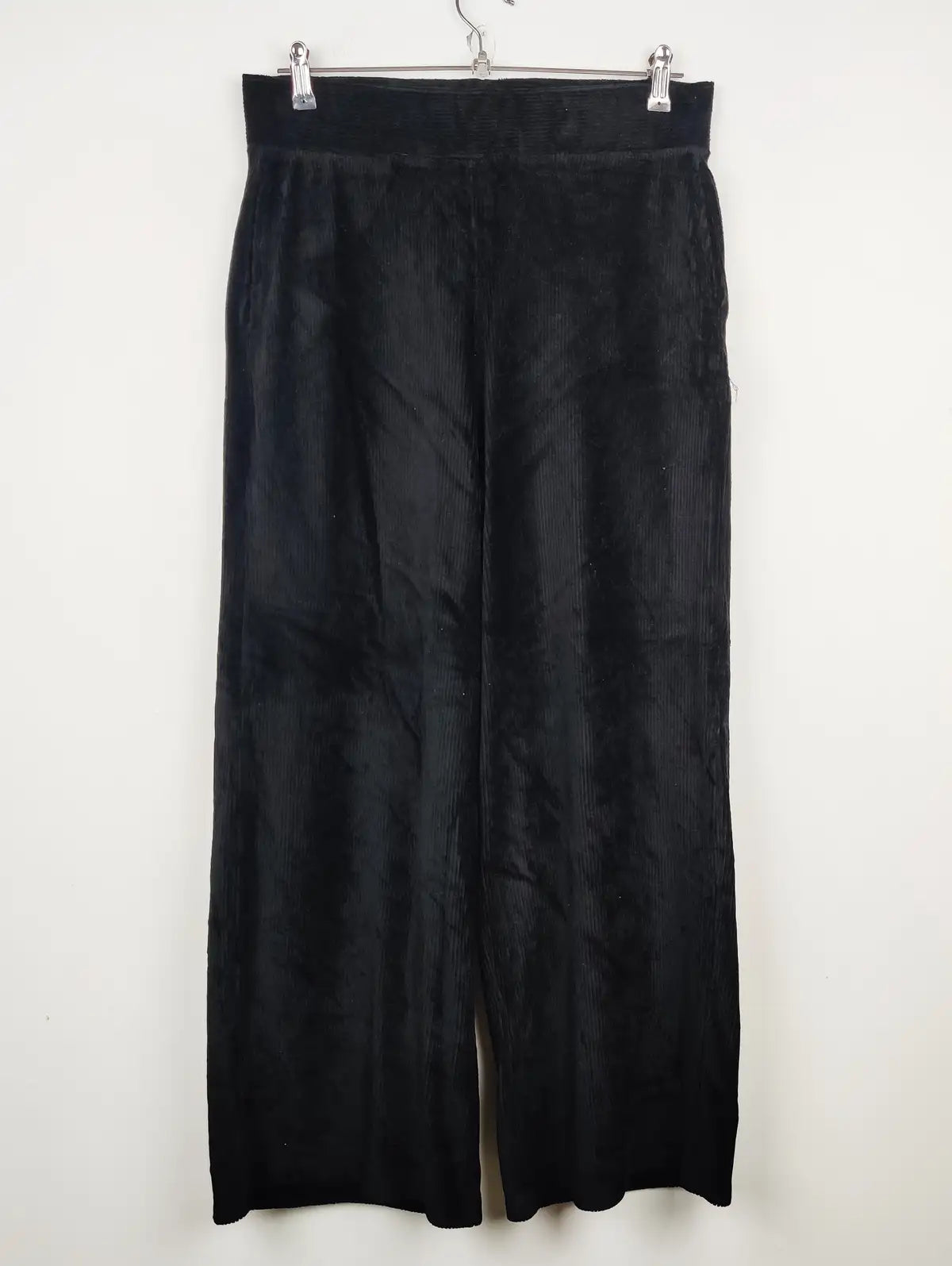 Buy online pre-used pre-loved 100% authentic & Original branded Marks & Spencer (TT-1260) available in Pakistan. Top international brands avilable.