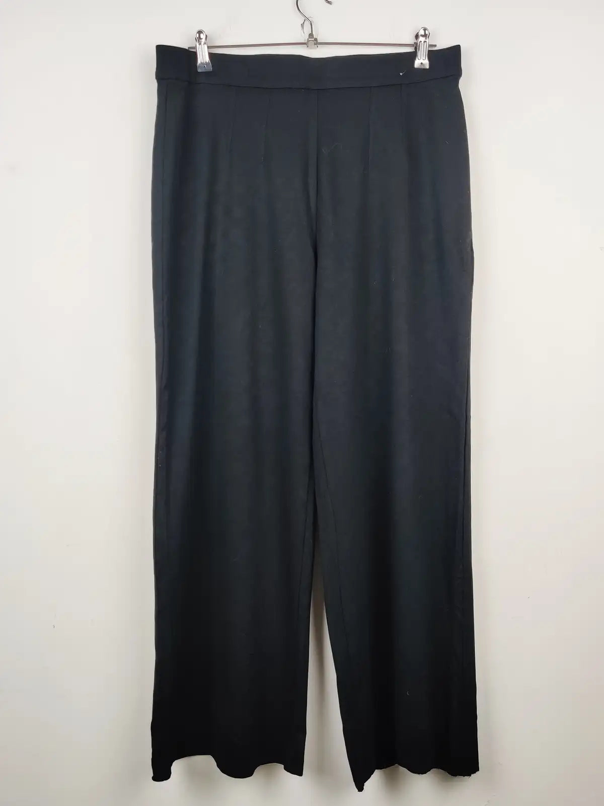 Buy online pre-used pre-loved 100% authentic & Original branded Marks & Spencer (TT-1281) available in Pakistan. Top international brands avilable.