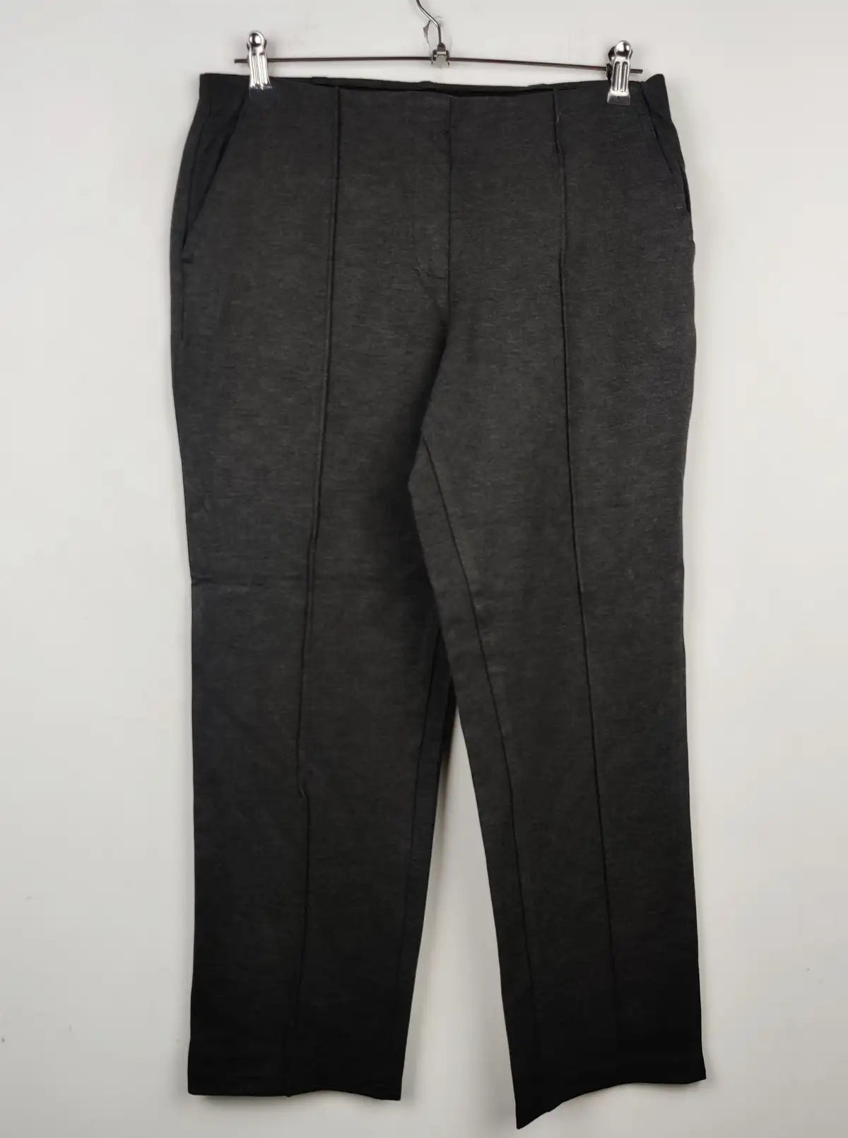 Buy online pre-used pre-loved 100% authentic & Original branded Marks & Spencer (TT-1286) available in Pakistan. Top international brands avilable.