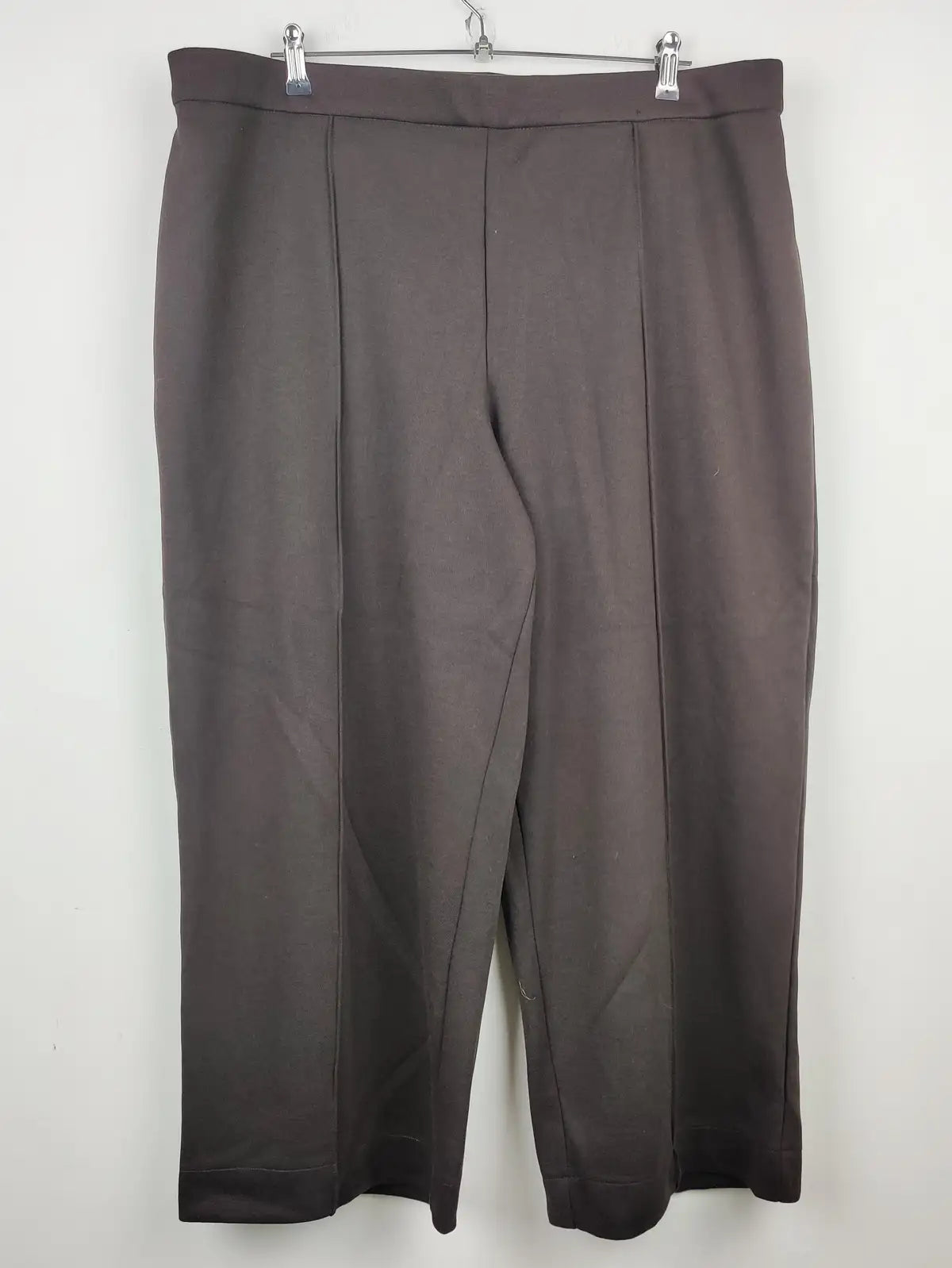 Buy online pre-used pre-loved 100% authentic & Original branded Marks & Spencer (TT-1287) available in Pakistan. Top international brands avilable.