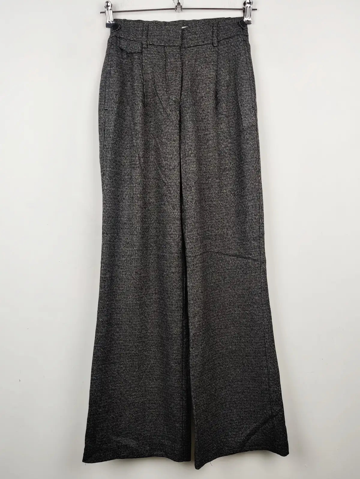 Buy online pre-used pre-loved 100% authentic & Original branded Mango (TT-1288) available in Pakistan. Top international brands avilable.