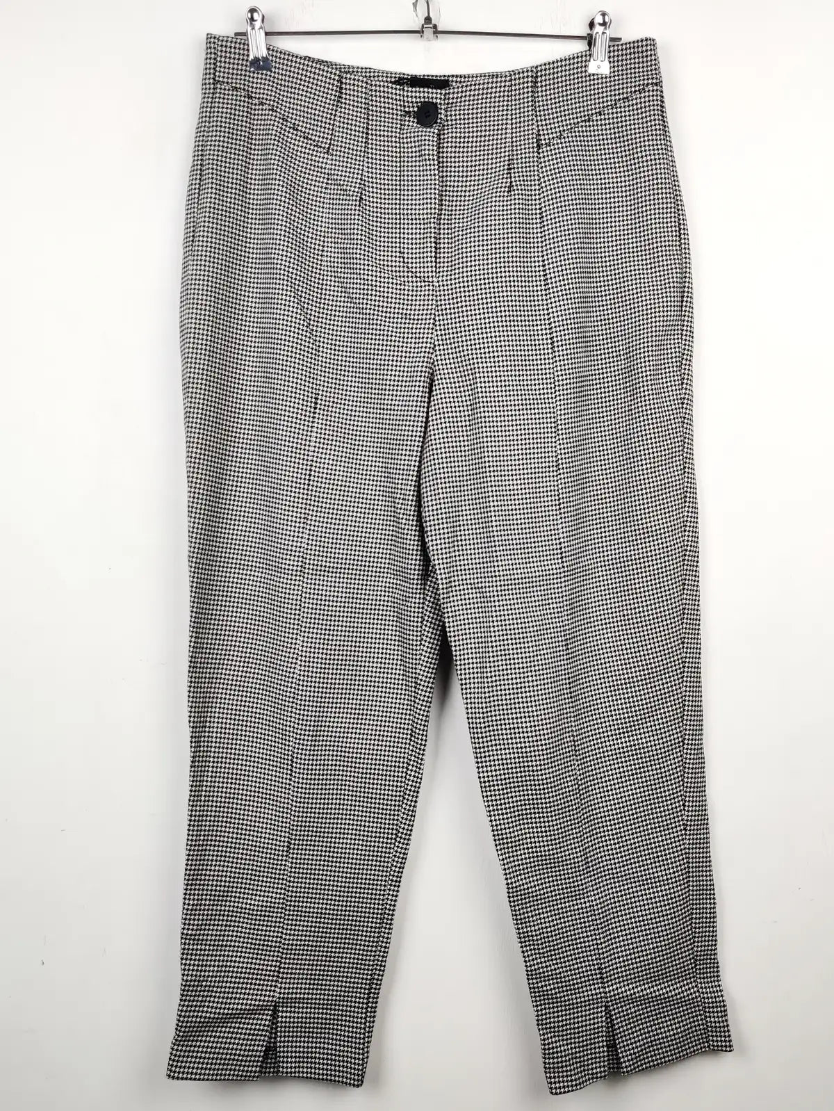 Buy online pre-used pre-loved 100% authentic & Original branded River Island (TT-1292) available in Pakistan. Top international brands avilable.