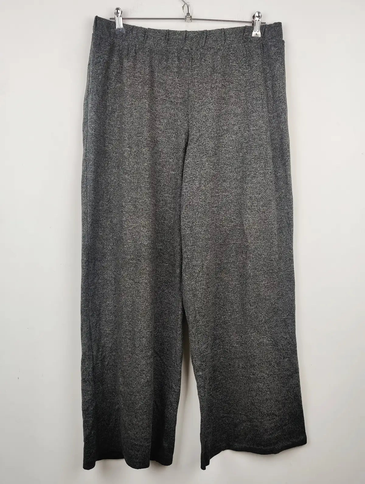 Buy online pre-used pre-loved 100% authentic & Original branded Noisy May (TT-1294) available in Pakistan. Top international brands avilable.