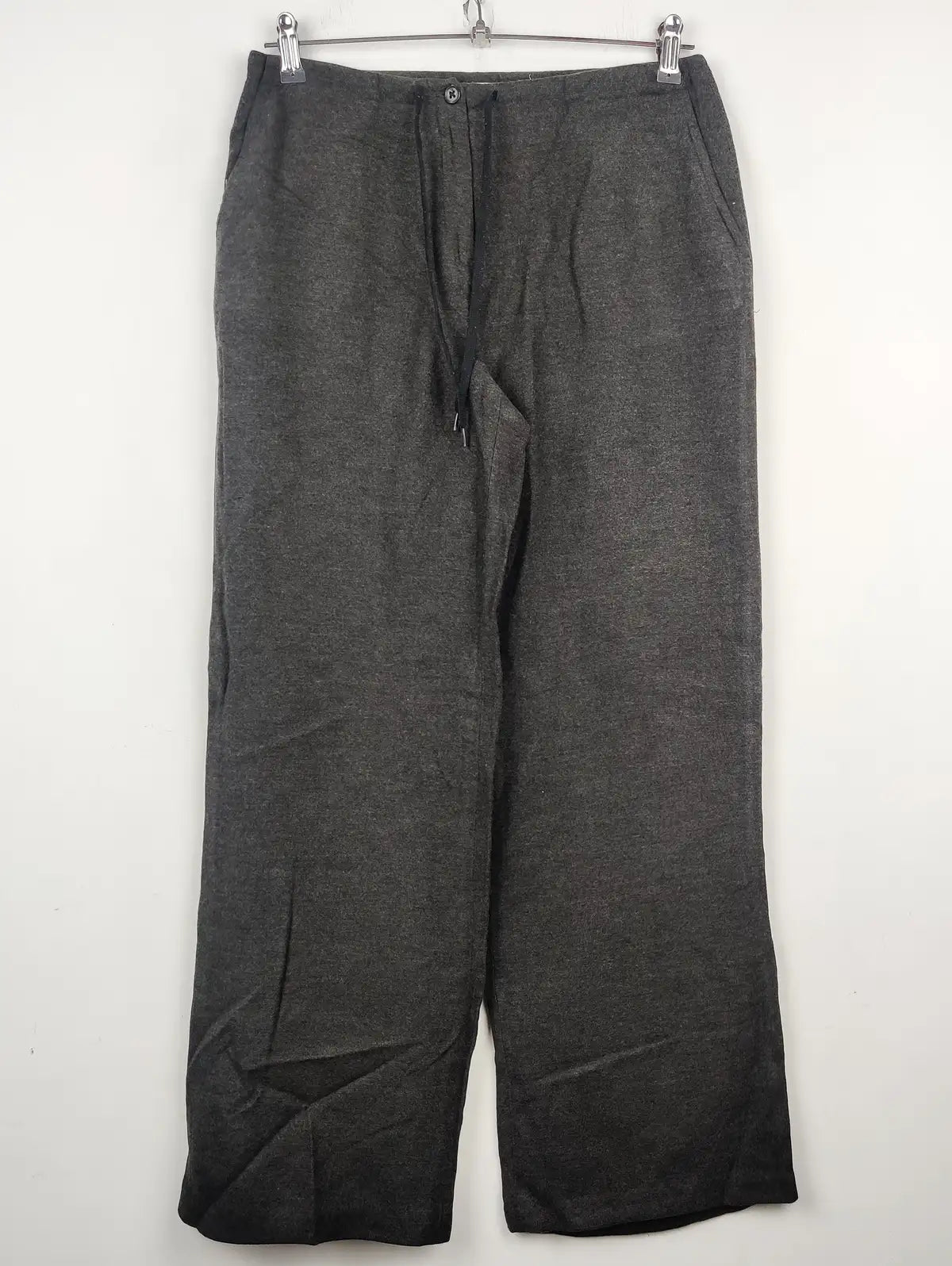 Buy online pre-used pre-loved 100% authentic & Original branded Fenn Wright Manson (TT-1298) available in Pakistan. Top international brands avilable.