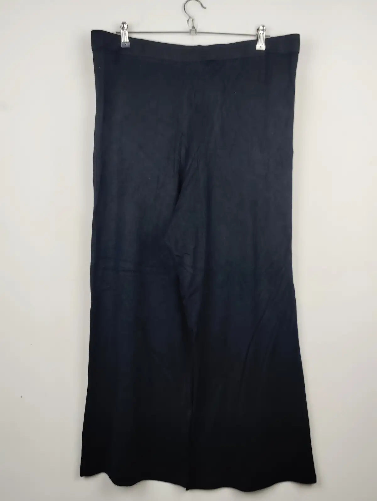 Buy online pre-used pre-loved 100% authentic & Original branded Dorothy Perkins (TT-1301) available in Pakistan. Top international brands avilable.