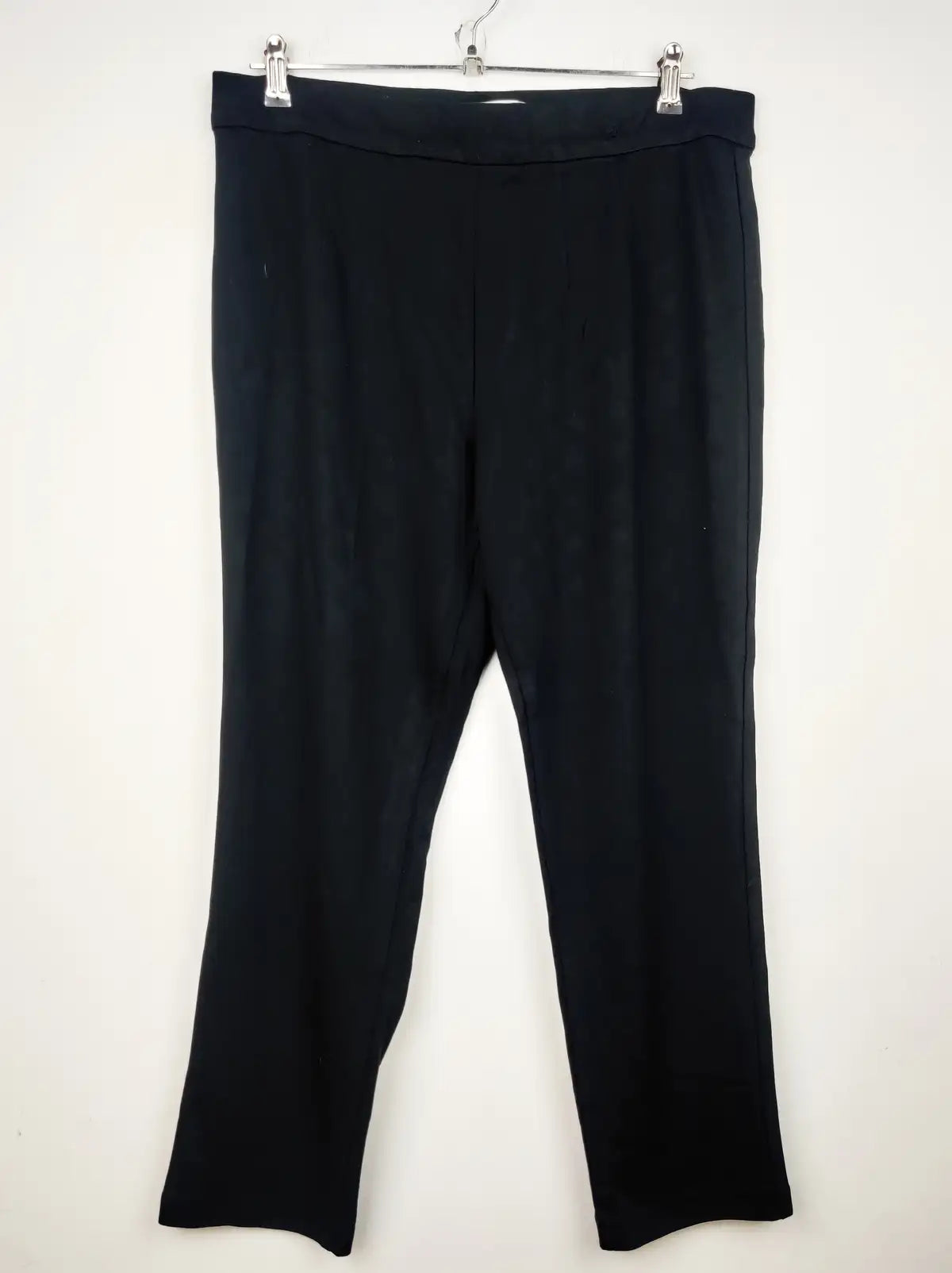 Buy online pre-used pre-loved 100% authentic & Original branded Marks & Spencer (TT-1316) available in Pakistan. Top international brands avilable.