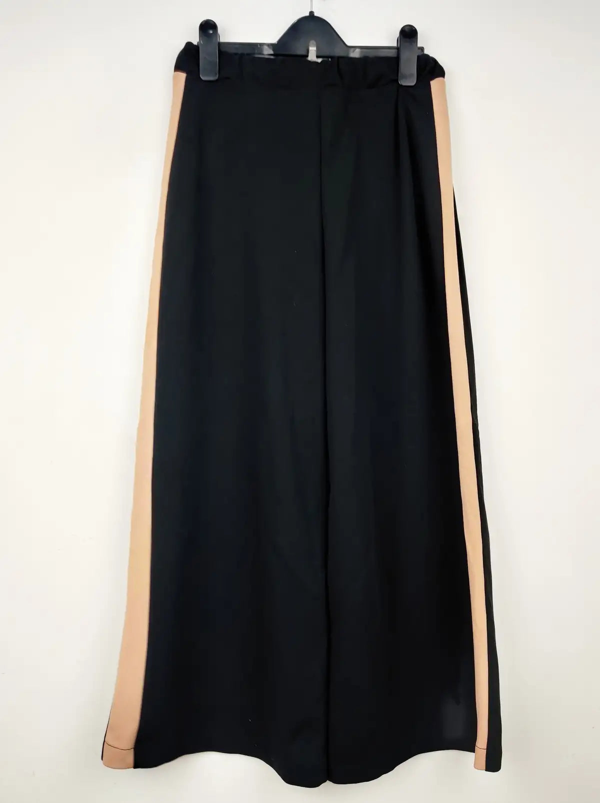 Buy online pre-used pre-loved 100% authentic & Original branded Pixie Girl (TT-1323) available in Pakistan. Top international brands avilable.