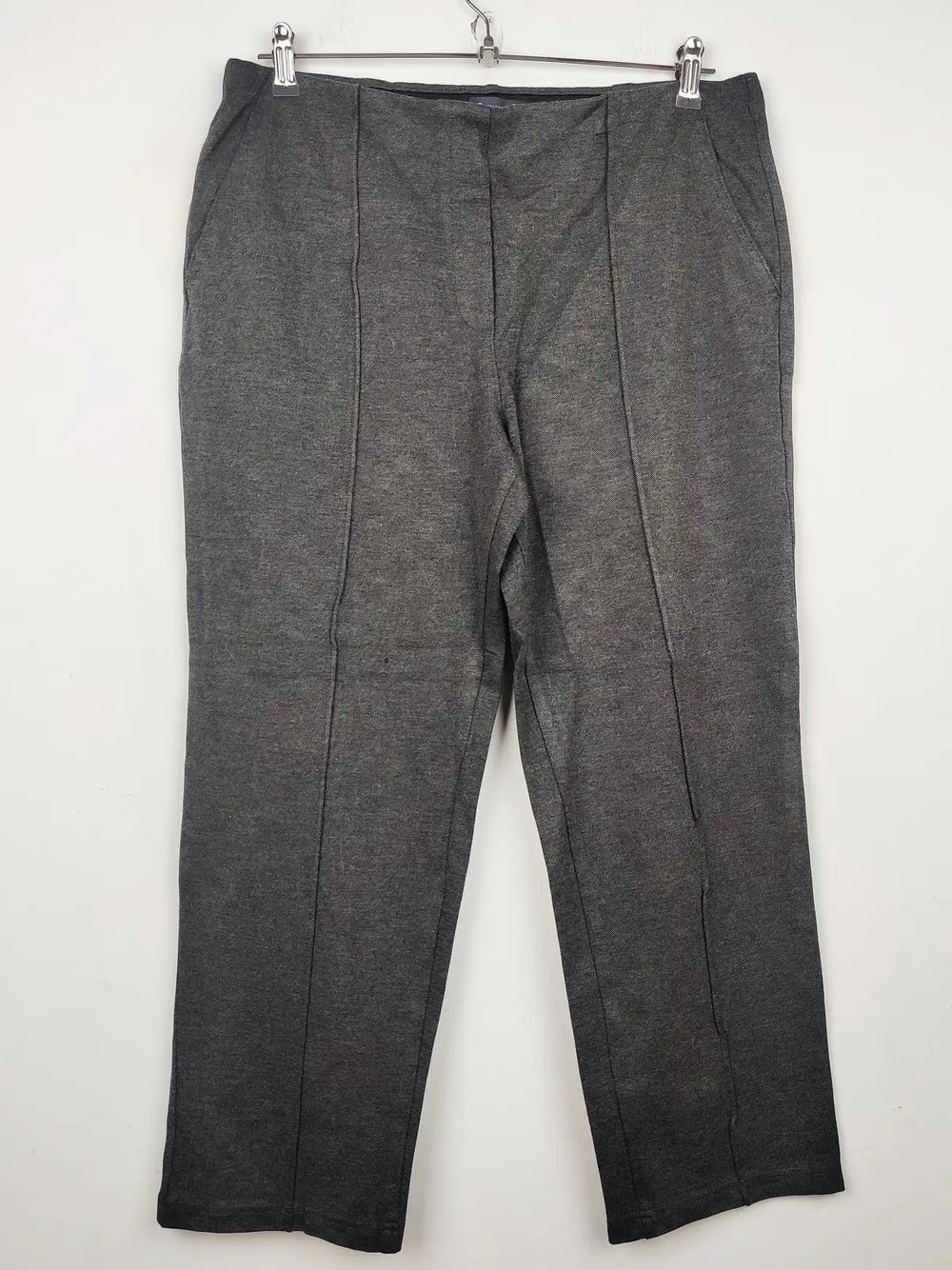 Buy online pre-used pre-loved 100% authentic & Original branded Marks & Spencer (TT-1326) available in Pakistan. Top international brands avilable.