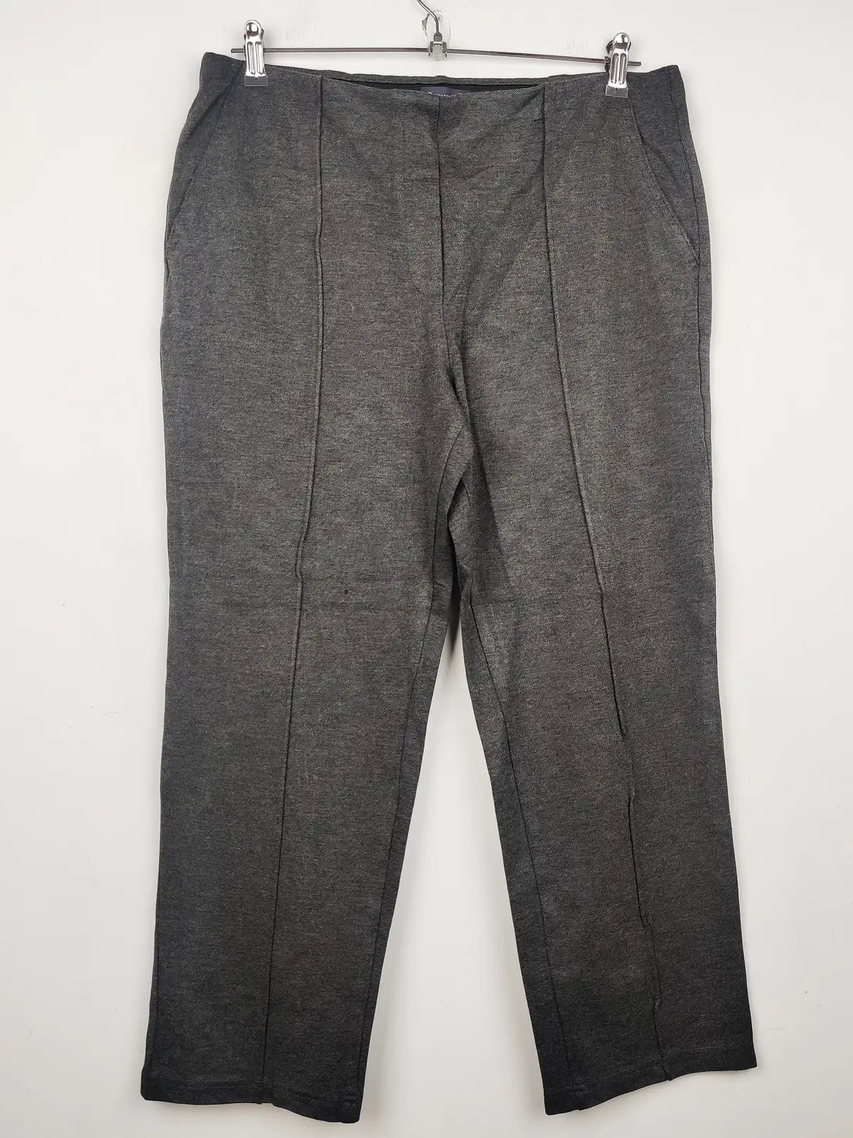 Buy online pre-used pre-loved 100% authentic & Original branded Marks & Spencer (TT-1326) available in Pakistan. Top international brands avilable.