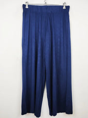 Buy online pre-used pre-loved 100% authentic & Original branded Marks & Spencer (TT-1328) available in Pakistan. Top international brands avilable.