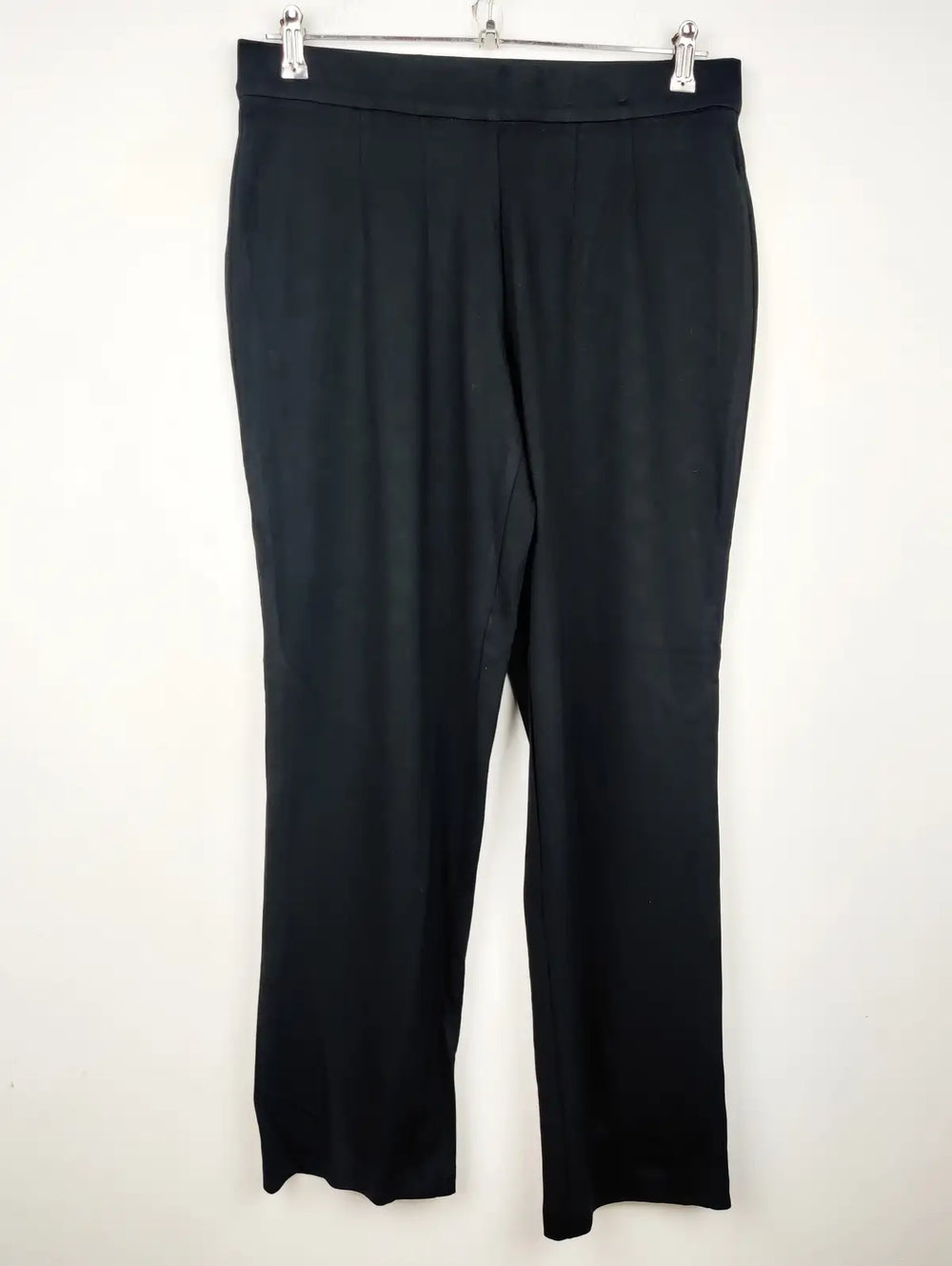 Buy online pre-used pre-loved 100% authentic & Original branded Marks & Spencer (TT-1331) available in Pakistan. Top international brands avilable.