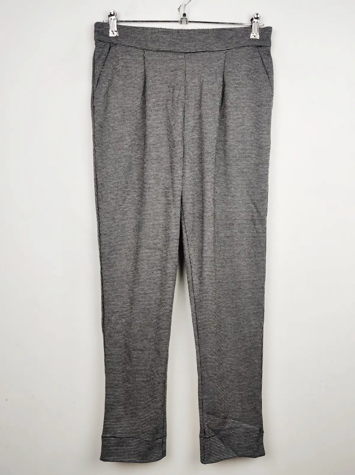 Buy online pre-used pre-loved 100% authentic & Original branded F&F (TT-1336) available in Pakistan. Top international brands avilable.