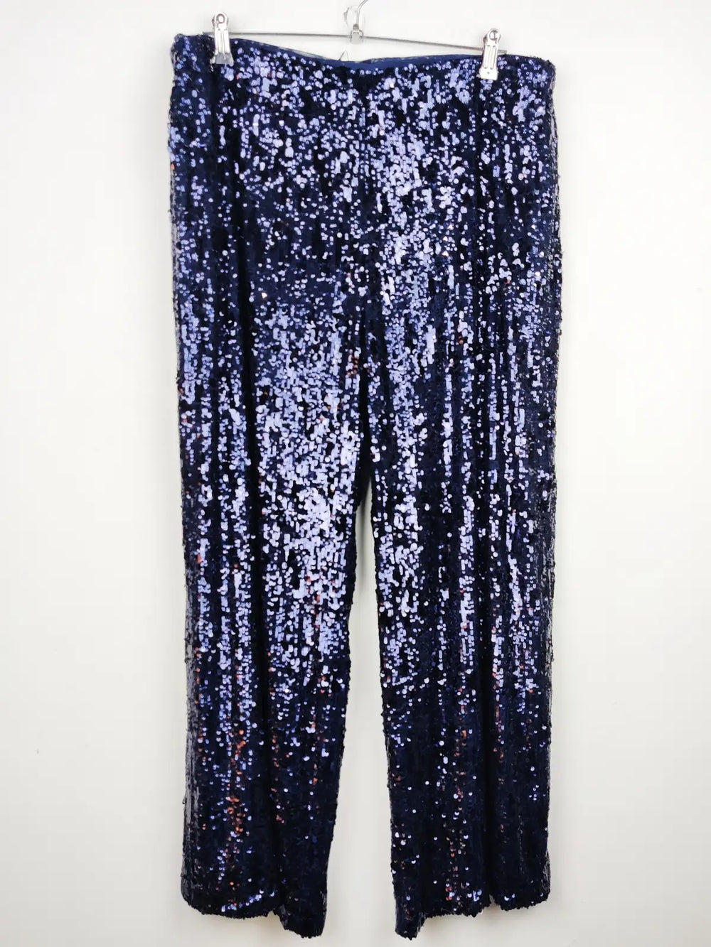 Buy online pre-used pre-loved 100% authentic & Original branded Marks & Spencer (TT-1345) available in Pakistan. Top international brands avilable.