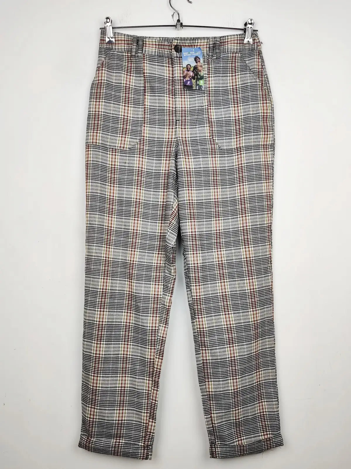 Buy online pre-used pre-loved 100% authentic & Original branded Urban Outfitters (TT-1367) available in Pakistan. Top international brands avilable.