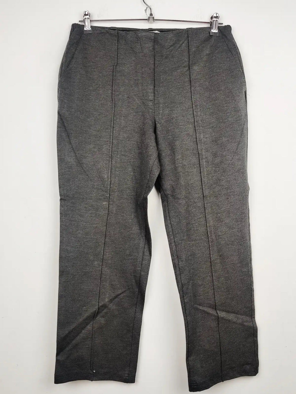 Buy online pre-used pre-loved 100% authentic & Original branded Marks & Spencer (TT-1372) available in Pakistan. Top international brands avilable.