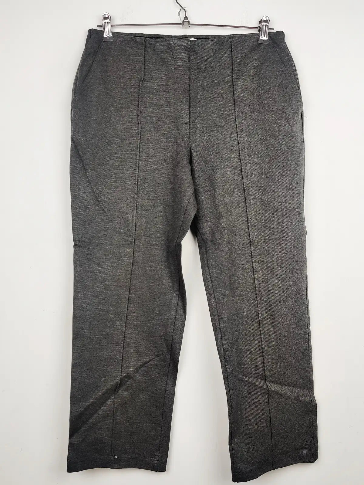 Buy online pre-used pre-loved 100% authentic & Original branded Marks & Spencer (TT-1372) available in Pakistan. Top international brands avilable.