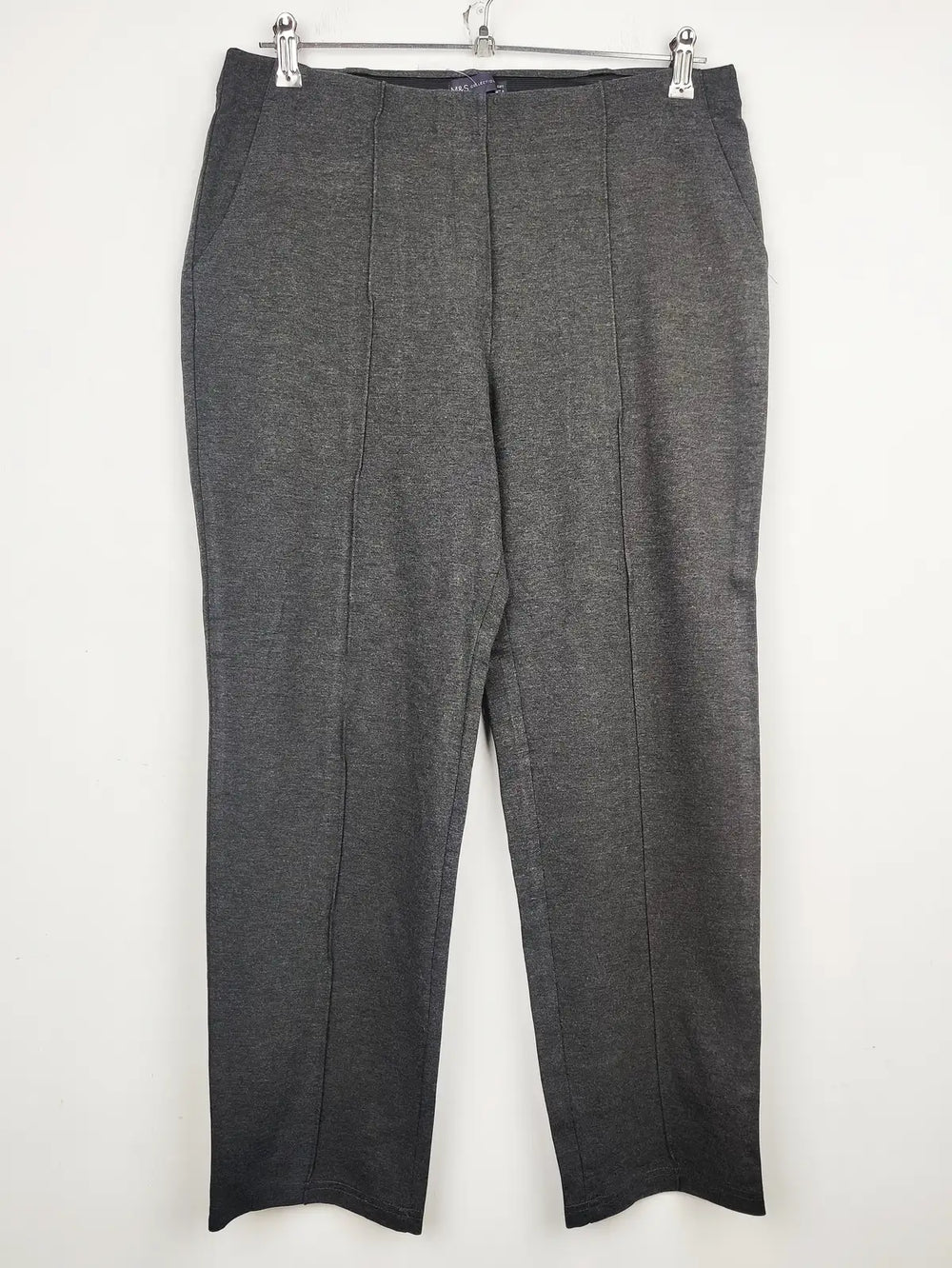 Buy online pre-used pre-loved 100% authentic & Original branded Marks & Spencer (TT-1381) available in Pakistan. Top international brands avilable.